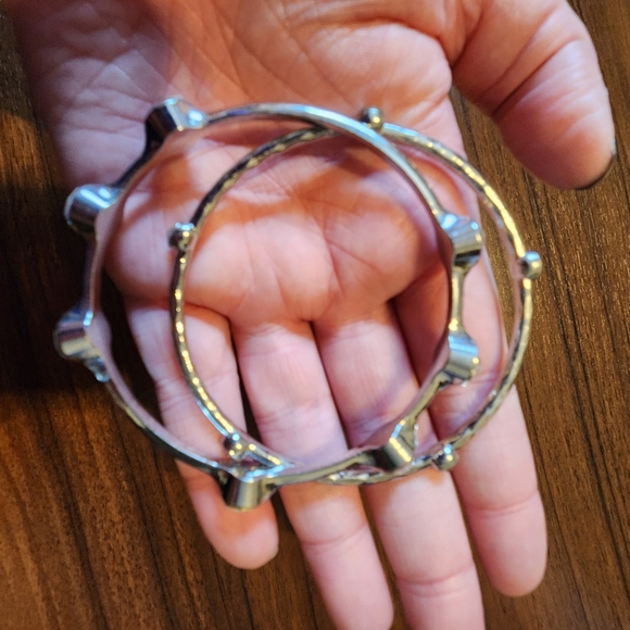 Set of 2 Silver Bangle Bracelets - Picture 4 of 5